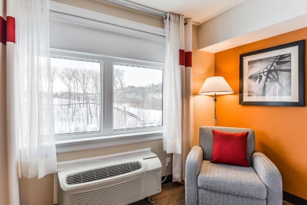 Four Points By Sheraton Barrie Exterior foto